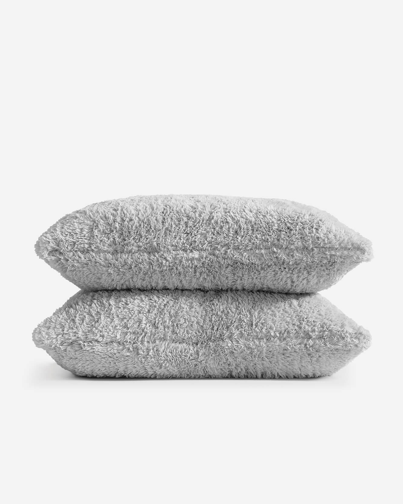 Breathable Faux Fur Comforter Bundle - Image 16