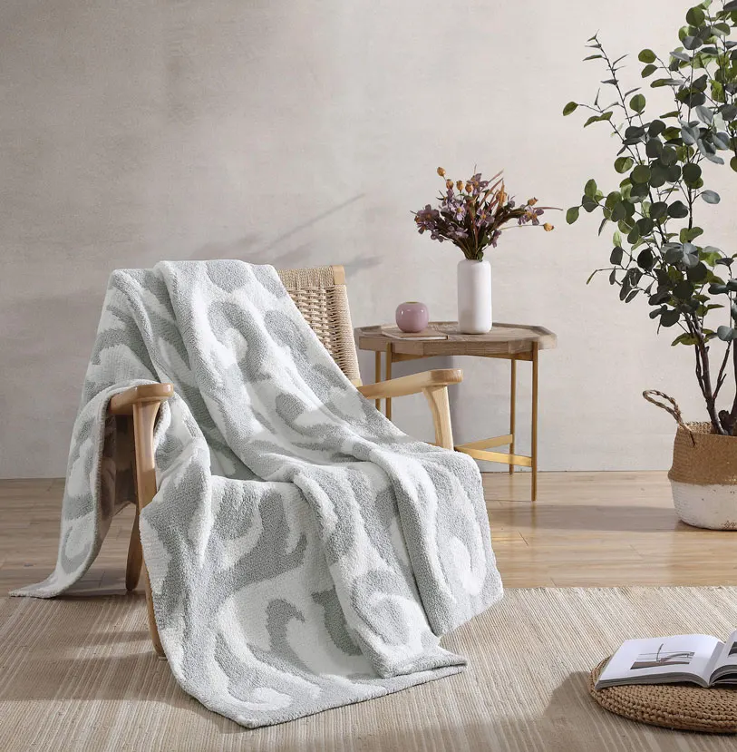 Casablanca Throw - Image 10