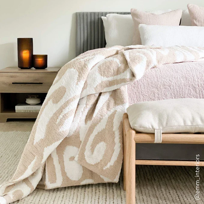 Casablanca Throw - Image 6