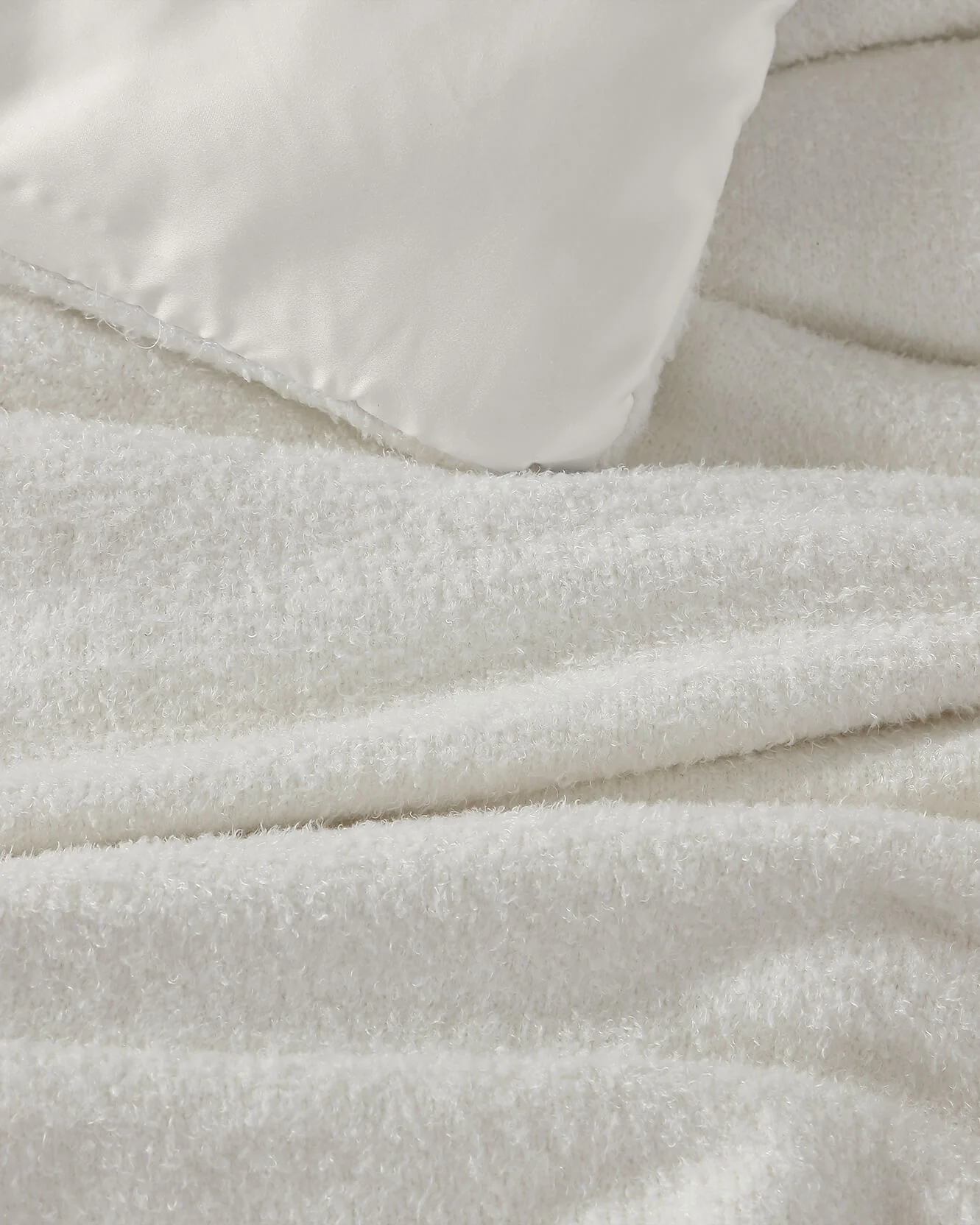 Cloud Cooling Comforter - Image 8