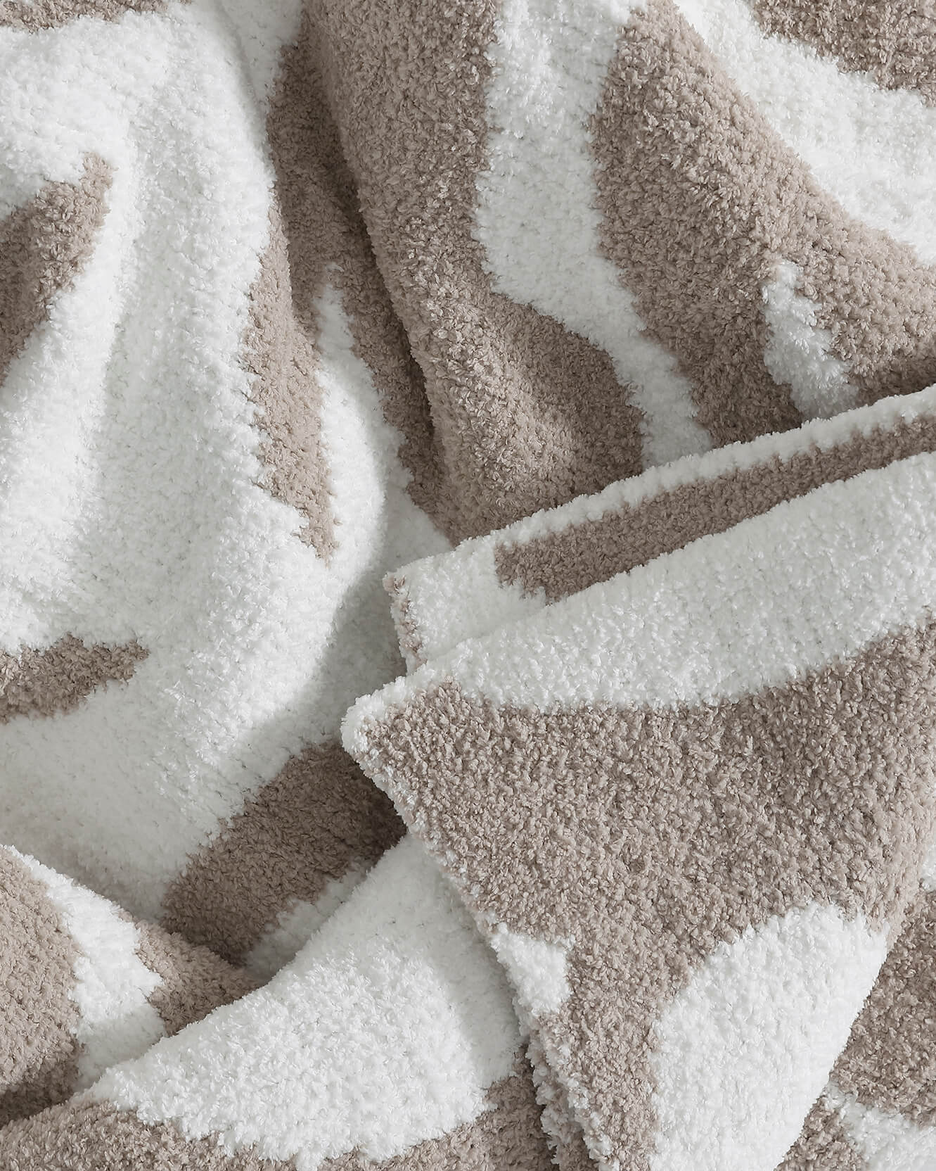 Snug Casablanca Bed Blanket - Image 6