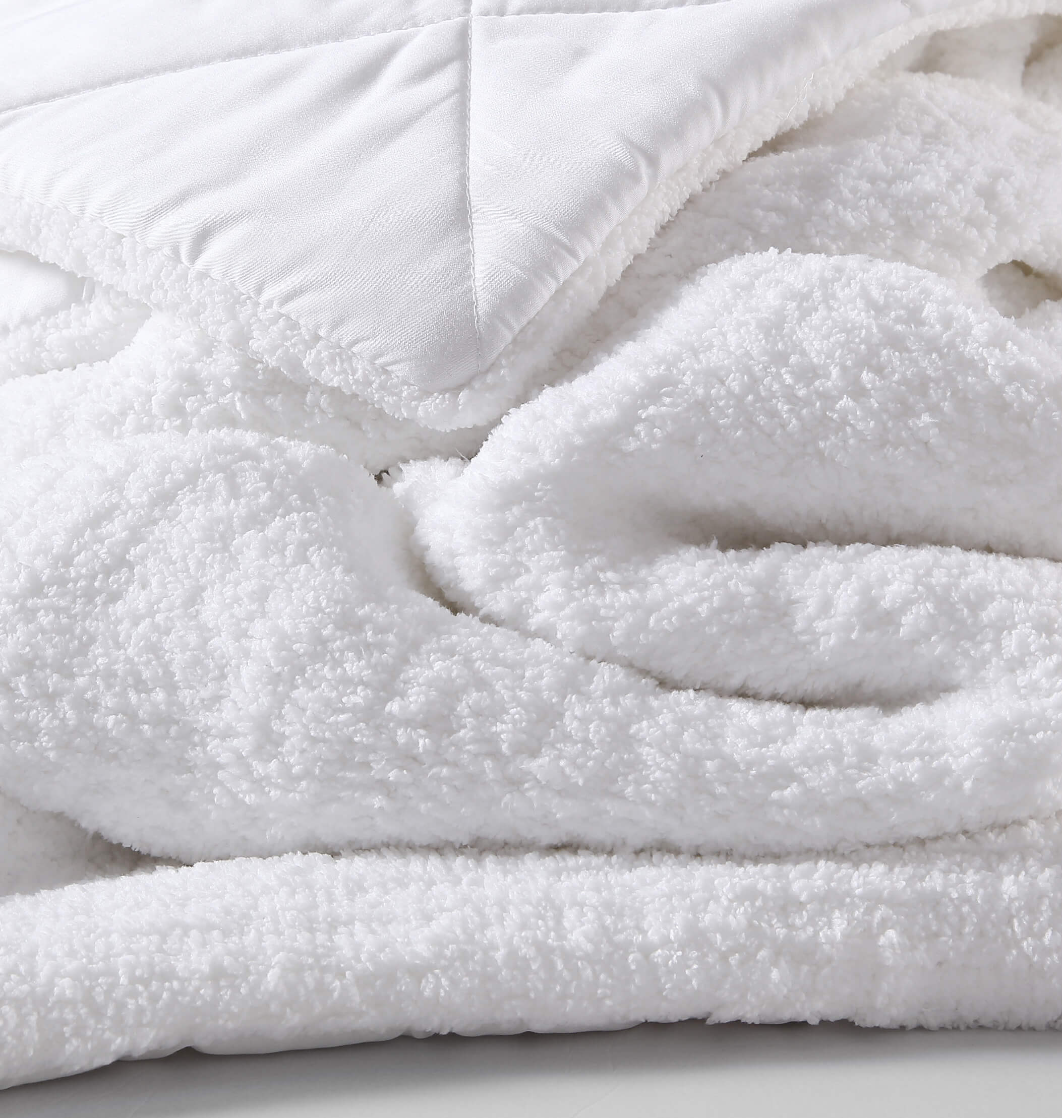 Snug Cooling Comforter - Image 10